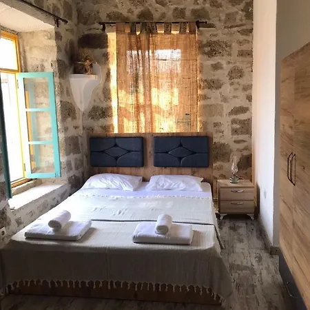 호텔 +4 Stone House Çeşme
