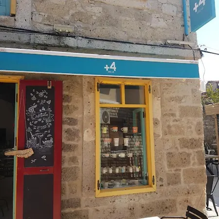 Otel +4 Stone House